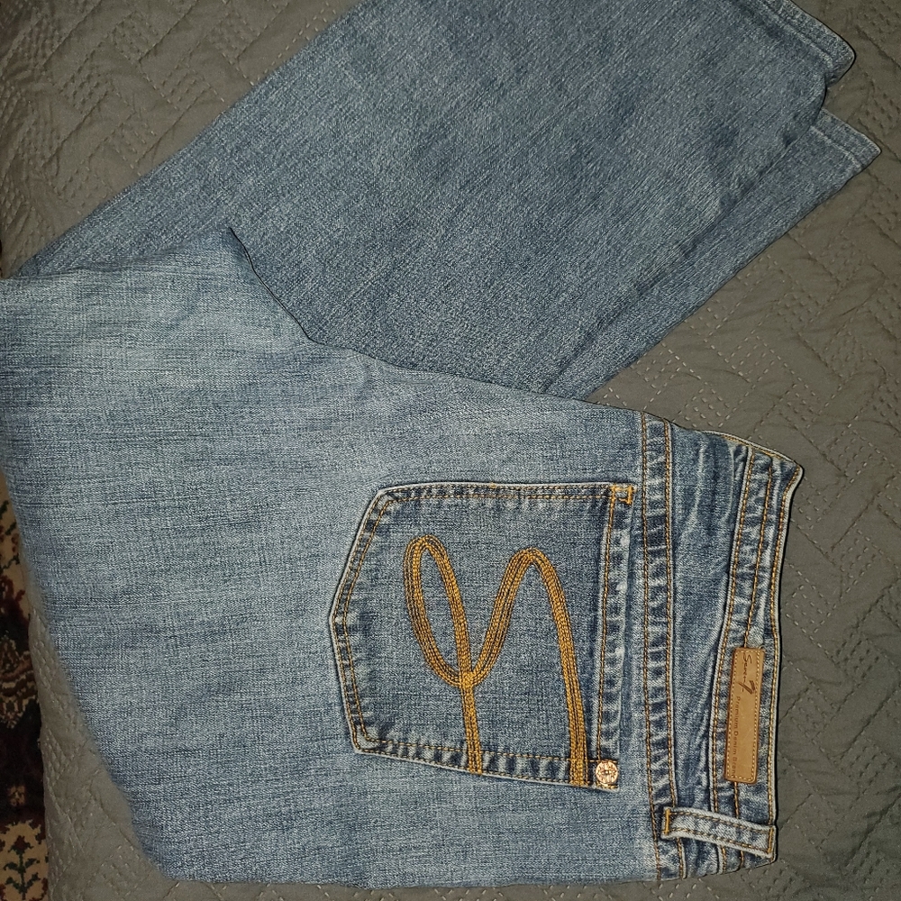 Reposhing these like new jeans